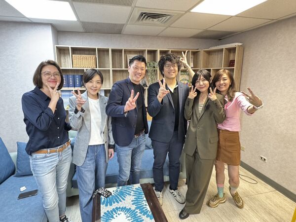 ▲▼吳沛憶、沈伯洋低調拜會北市議會綠議員。（圖／顏若芳辦公室提供）