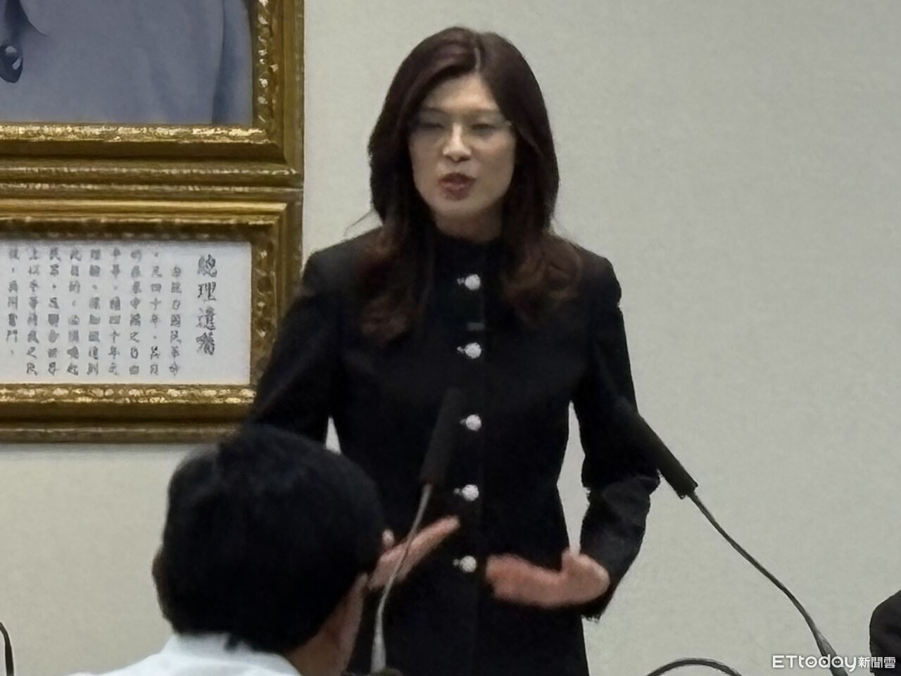 鄭習會落幕 鄭麗文著「全黑中山裝」:賴清德我等你出訪回來談