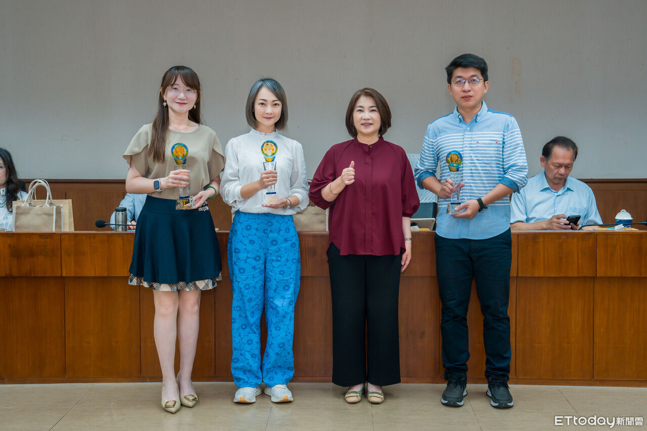 表揚志工楷模!屏東縣府頒獎肯定員工無私奉獻 傳遞正能量