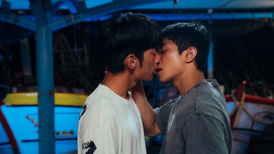 SpeXial晨翔、子閎另類合體了！　初孟軒「雙唇交疊激吻」鍾岳軒