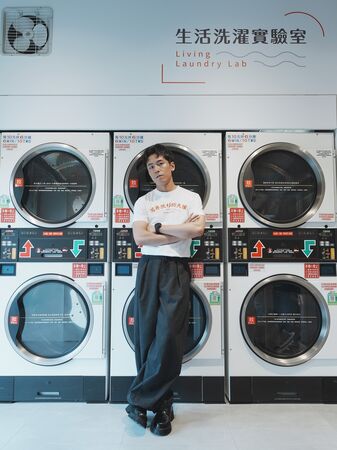 ▲▼ 「萬秀金孫」張瑞夫跨足多領域。（圖／萬秀洗衣店提供）