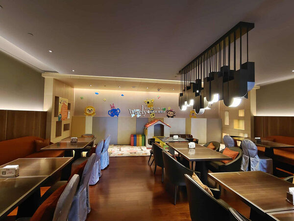 ▲▼50樓Caf&eacute;自助餐廳。（圖／WISELY`S 拍拍照寫寫字授權提供）