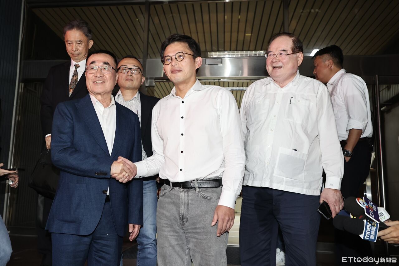 新北市長藍白合!全民調納手機 李四川、黃國昌同聲:融洽順利