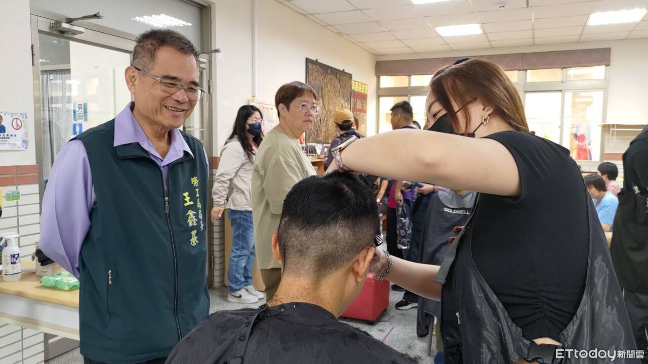 一把剪刀傳遞溫度 台南義剪行動打造暖心城市