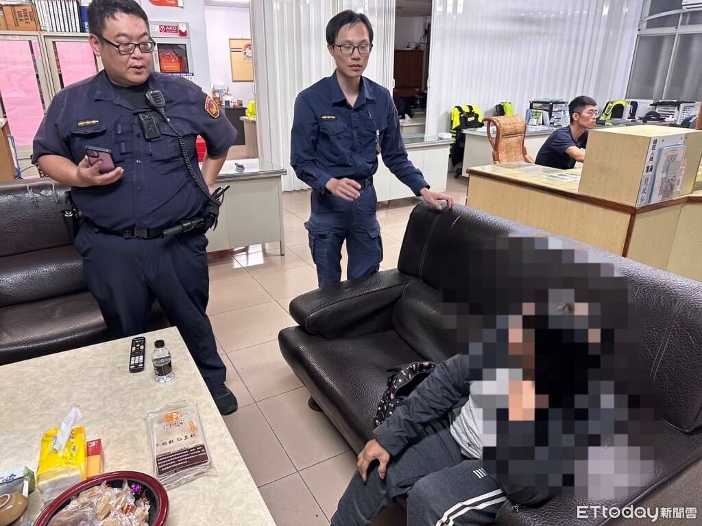 67歲婦騎車突昏眩衝進派出所求救 東港警護送就醫