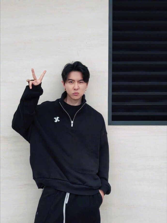 ▲▼唐禹哲閃兵案自首！　兩天前發文「出門了」。（圖／翻攝自微博）