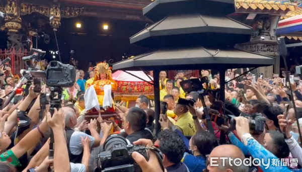 ▲▼             白沙屯媽祖三進三退抵達北港朝天宮。（圖／民眾提供，下同）