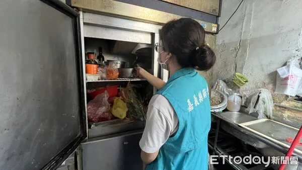 ▲▼   排隊名店便當驚見異物 嘉縣衛生局重拳出擊、勒令限期改善 。（圖／嘉義縣衛生局提供）