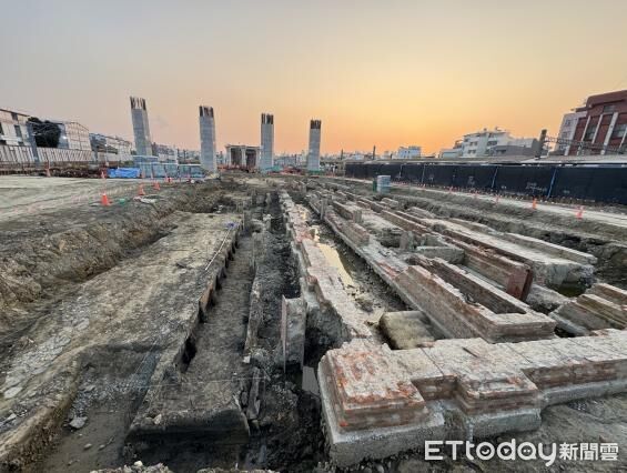 震撼!嘉義「木構、磚造機關庫」鐵道遺構出土 申請歷史建築審查