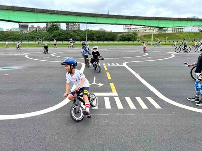 山佳河濱增自行車練習場、寵物公園