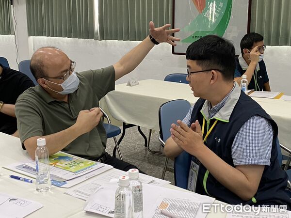 ▲台電雲林區營業處舉辦大用戶座談會，近百家企業代表出席交流節能與用電管理經驗。（圖／記者游瓊華翻攝）