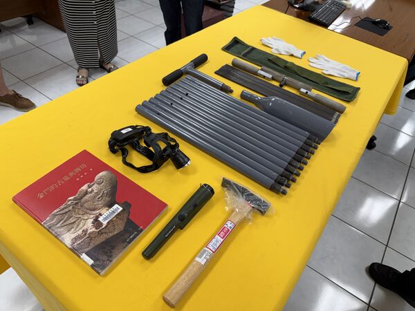 ▲▼▲金門縣定古蹟「陳顯墓」遭盜挖，金門地檢署聲請羈押獲准。（圖／記者鄭逢時攝）