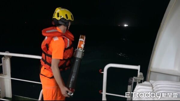 ▲基隆漁船火警，張姓船長失聯，海巡搜救中。（圖／記者郭世賢翻攝，下同）