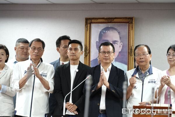 ▲▼ 20多位藍委相挺何元楷  。（圖／何元楷提供）