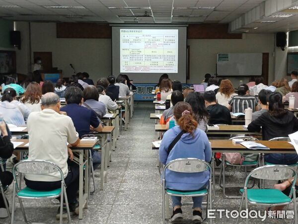 ▲台南市勞工局舉辦勞退制度宣導會，協助企業正確提撥退休金。（記者林東良翻攝，下同）