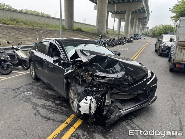 ▲新北刑大在五股區偵辦刑案，遭嫌犯抵抗衝撞，仍被警方逮捕。（圖／記者陸運陞翻攝）
