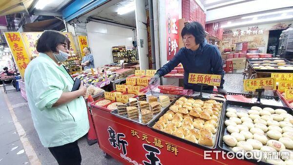 ▲▼白沙屯媽祖進香46萬香客撐不起買氣，北港餅店業績暴跌4成。（圖／記者黃彥傑攝）