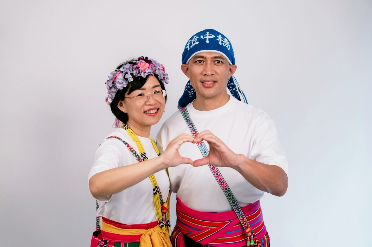 小飛俠、無敵星星樣樣來!蘇巧慧率新北小雞拍定裝照 老公也入鏡