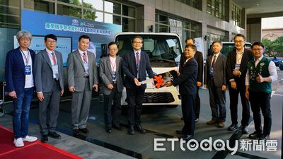 崑山科大獲贈電動商用車ET35　攜手中華汽車培育綠能人才