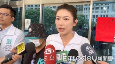 柯文哲逢甲夜市被噴辣椒水！民眾黨提告　控4次攻擊害20人不適