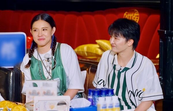 ▲謝依霖與周深。（圖／中天提供）