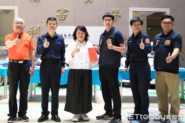 ▲▼ 嘉市警雷霆掃毒打詐肅槍！「喪屍煙彈、拉布布毒咖啡包」無所遁形 市長黃敏惠慰勉治安英雄 。（圖／記者翁伊森攝）