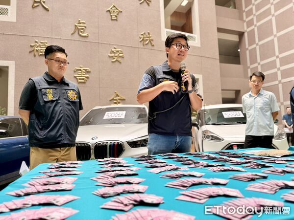 ▲▼ 嘉市警雷霆掃毒打詐肅槍！「喪屍煙彈、拉布布毒咖啡包」無所遁形 市長黃敏惠慰勉治安英雄 。（圖／記者翁伊森攝）