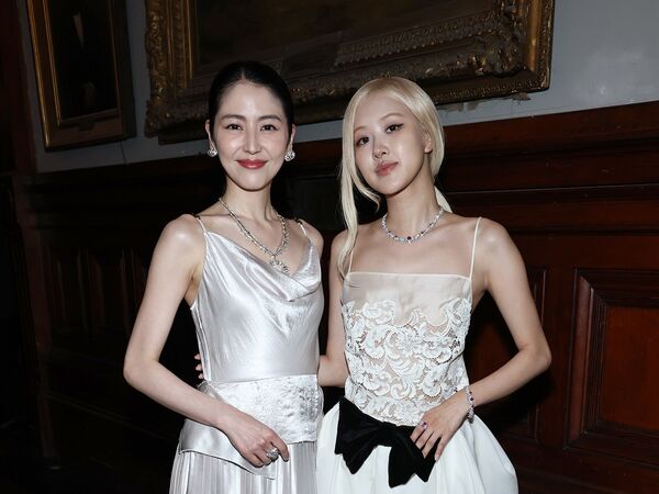 ROSÉ與長澤雅美同框畫面太美　聽瑪麗亞凱莉高歌秒變迷妹