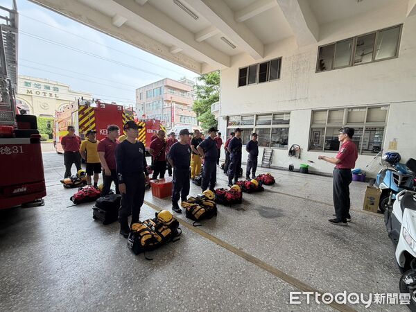 ▲台南市消防局第五大隊辦理水災超前部署演練，集結人車與船艇強化救災量能。（記者林東良翻攝，下同）