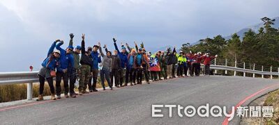 守護山林不分國籍！遊客參與合歡山凈山　外籍女婿也參加