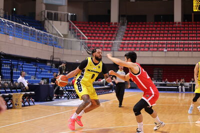 終於贏了！國王BCL首勝到手　杰倫轟34分7助攻撂倒香港南華