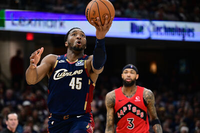 米歇爾轟32分寫紀錄比、哈登超越大鳥　騎士破不勝魔咒G1擊潰暴龍