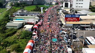 快訊／白沙屯媽回苑裡了　「粉紅人龍」空拍超震撼