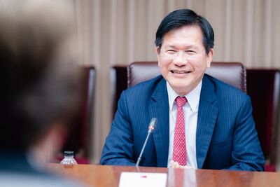 痛批總統出訪遭突襲林佳龍狀況外！　周玉蔻：請停止說謊