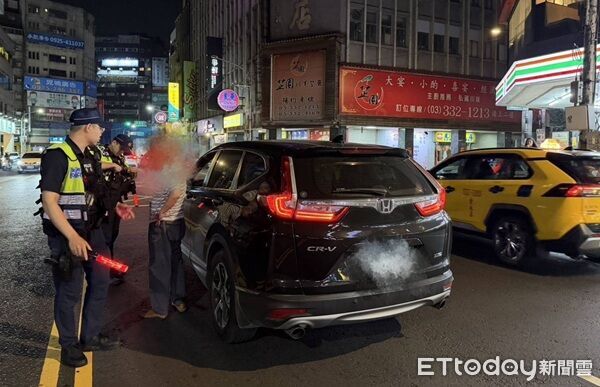 ▲桃警雷霆除暴設置路檢點8處、臨檢點19處。（圖／桃園警分局提供）