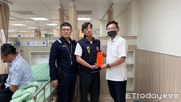 ▲▼大甲媽祖遶境，彰化自強路傳出搶轎暴力衝突，造成3警受傷。（圖／記者唐詠絮翻攝）