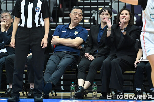 ▲▼2026UBA大專籃球聯賽女子季軍戰中信學院總教練何正峰。（圖／記者李毓康攝）