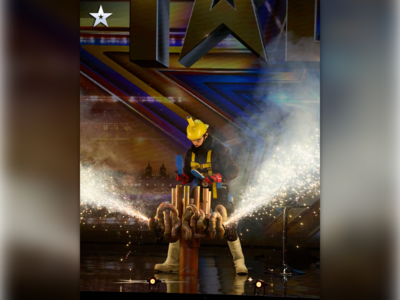 藍白拖打鼓+蜂炮登英舞台　「水管阿民」達人秀炸裂全場逆轉晉級