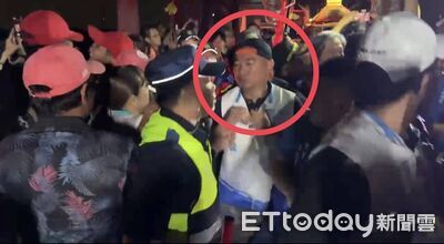 大甲媽C位爭奪戰！藍縣長、綠鎮長接轎爆衝突　2分鐘推擠畫面曝