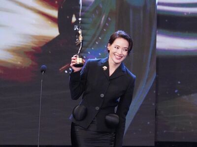 舒淇黑裝藏俏皮心機　卡地亞老虎珠寶發威見證奪獎時刻