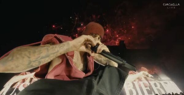 ▲小賈斯汀（Justin Bieber）科切拉音樂節（Coachella）第二週演出，和怪奇比莉（Billie Eilish）和SZA同台。（圖／翻攝自YouTube／Coachella）