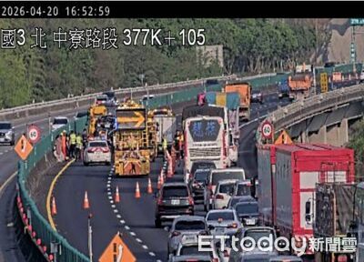 快訊／國3中寮路段「4車連環撞」4人送醫！畫面曝光