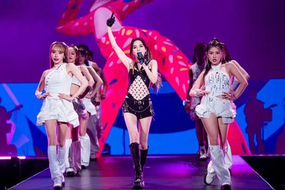 44歲Ella無預警披白紗！　宣布「重磅喜訊」下秒激動噴淚