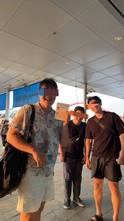 ▲東琉線交通客船聯營處人員即時找到韓籍遊客護照            。（圖／東琉線交通客船聯營處提供）