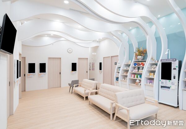 ▲馬光醫療網「崇德馬光中醫診所」開幕，成為台南第6處據點。（記者林東良翻攝，下同）