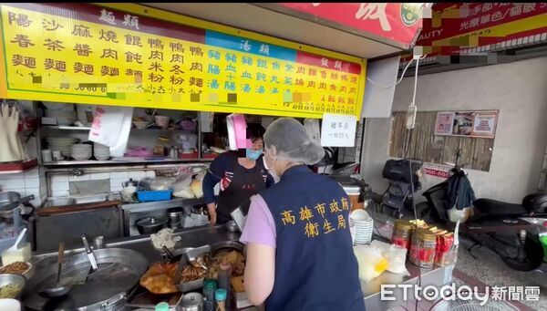 ▲▼毒春捲害173人中毒！高雄正義市場「大整頓」　清出650kg垃圾。（圖／記者賴文萱翻攝）