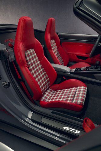 ▲1438萬起！保時捷「911 GT3敞篷版」開賣　自然進氣＋手排更純粹。（圖／翻攝自Porsche）