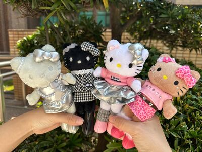 7-11首度推「長腿KITTY」快閃購　70公分巨大玩偶、55款周邊登場