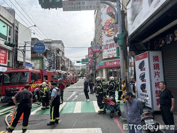 ▲▼             桃園某燒臘餐廳發生火警，62歲男子送醫不治。（圖／記者沈繼昌翻攝，下同）