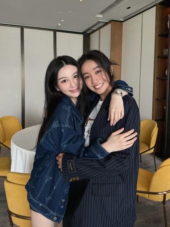 ▲▼邱淑貞57歲神顏震撼網！破次元同框工藤靜香。（圖／翻攝自IG）